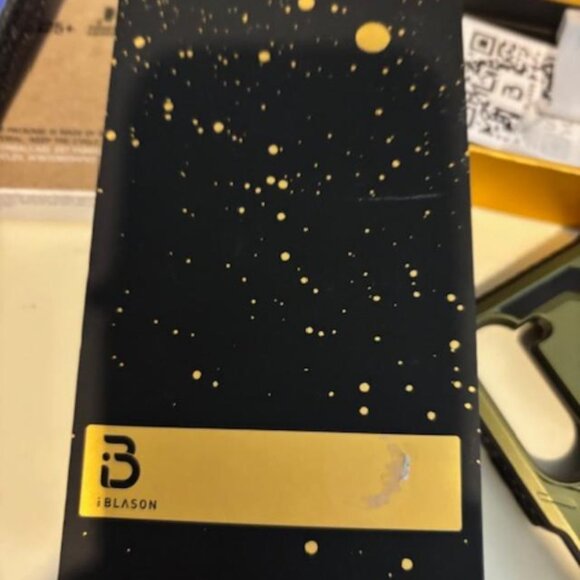 i-Blason iPhone 14 - iPhone 13 Case with Built-in Screen Protector Armorbox - Picture 10 of 15